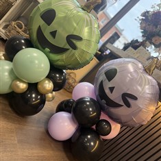 Halloween coloured balloon stack